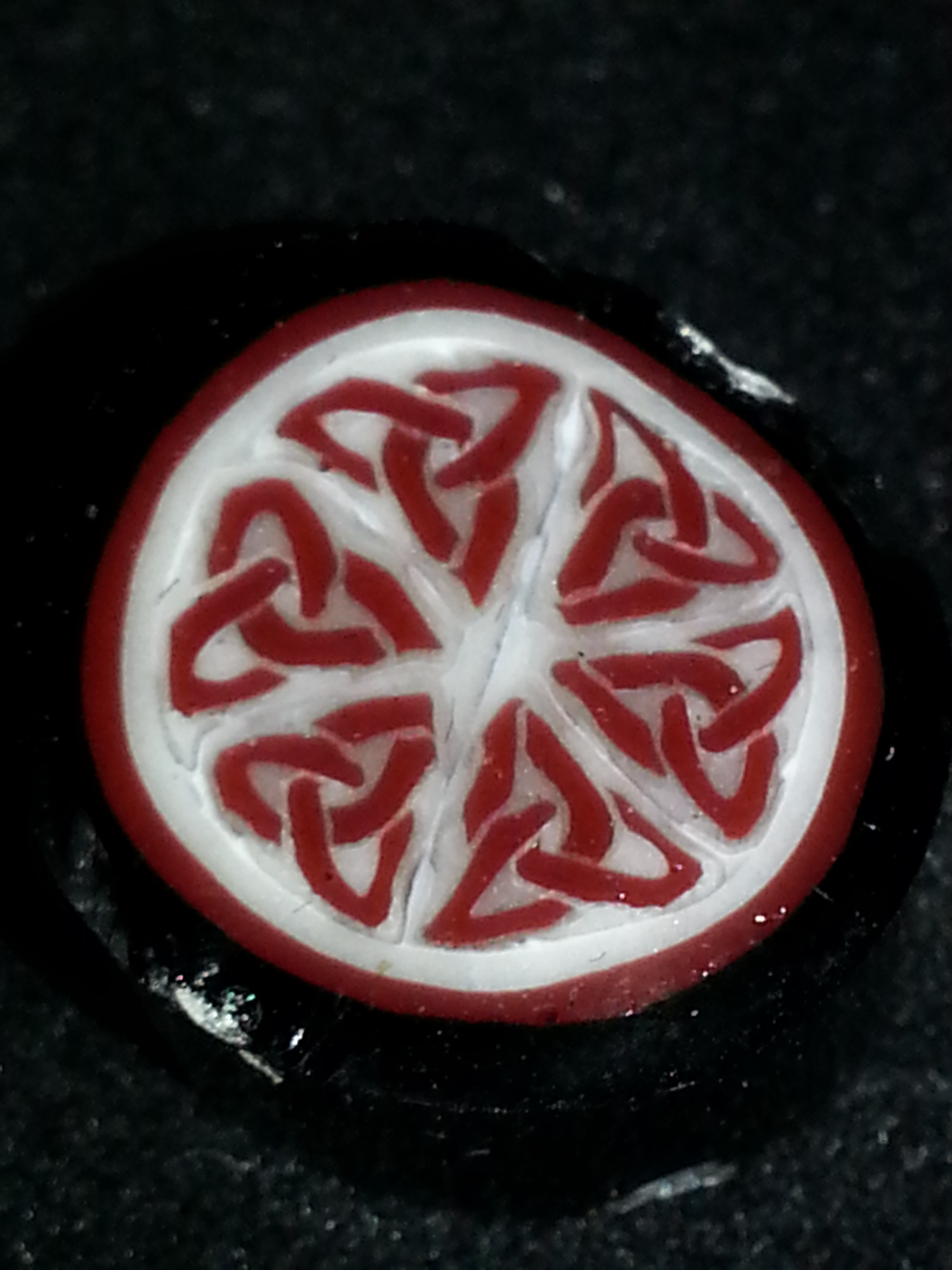 M-199 Red/White Celtic Knot